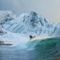 Surf sotto il sole di mezzanotte